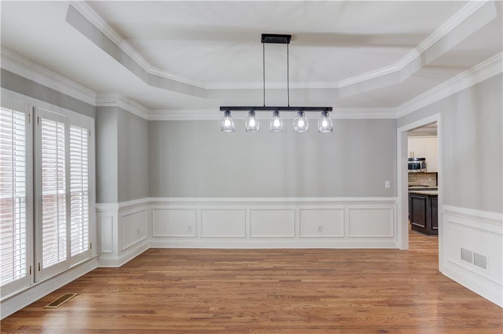 6 bedroom, 5 bathroom, 4,624 sq ft single family residence for rent at 1920 Woods River Lane, Duluth, GA 30097 for $4,200 a month — photo 10