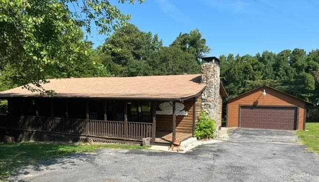 3 bedroom, 2 bathroom single family residence under contract at 3707 Thompson Mill Road, Buford, GA 30519 — photo 5