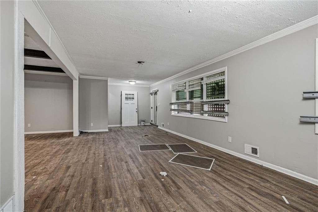 5 bedroom, 3 bathroom, 1,606 sq ft single family residence for sale at 1281 Lee Ann Drive, Decatur, GA 30035 — photo 6