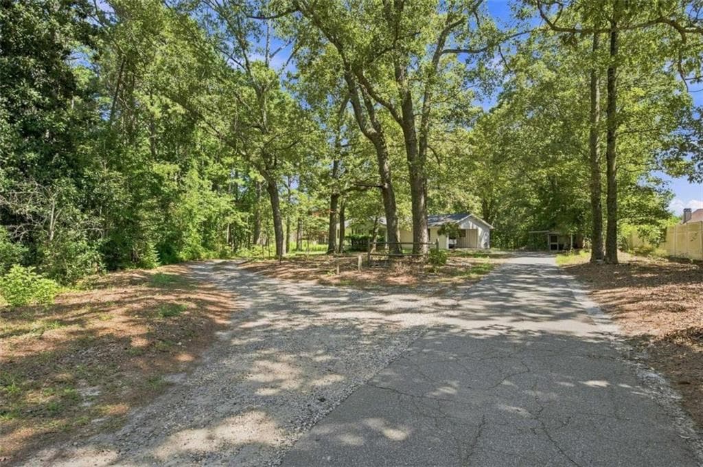 3 bedroom, 2 bathroom, 1,560 sq ft single family residence for sale at 556 Auburn Road, Auburn, GA 30011 — photo 3