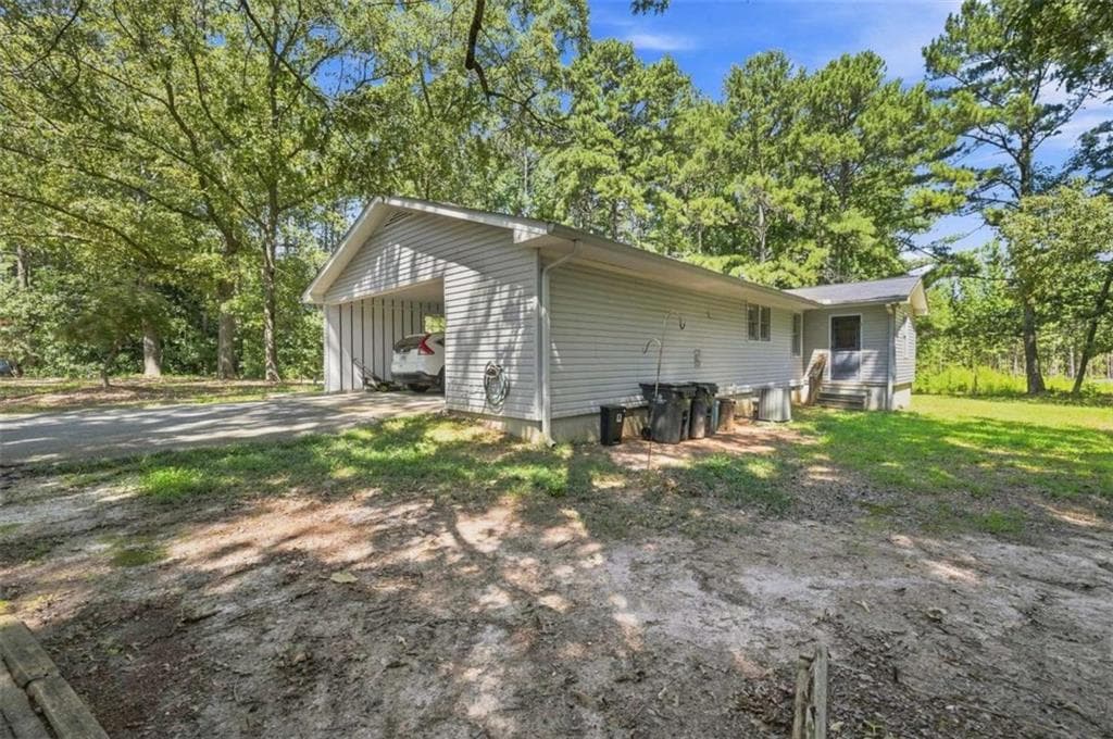 3 bedroom, 2 bathroom, 1,560 sq ft single family residence for sale at 556 Auburn Road, Auburn, GA 30011 — photo 8