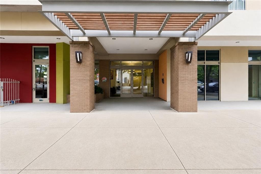 2 bedroom, 2 bathroom, 1,172 sq ft condominium for sale at 563 Memorial Drive 302, Atlanta, GA 30312 — photo 2