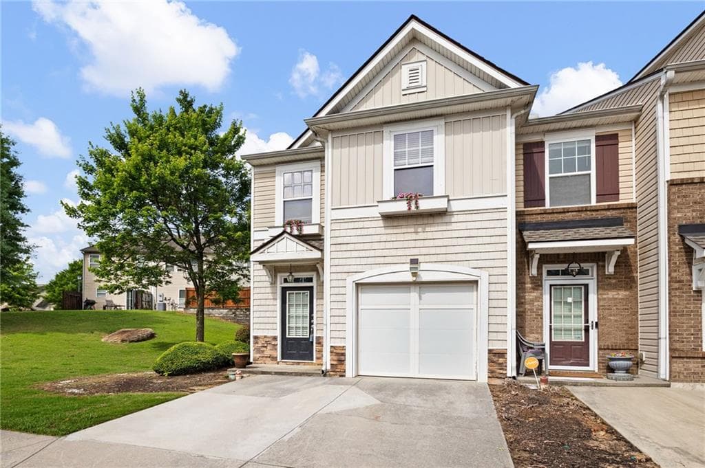 3 bedroom, 3 bathroom, 1,696 sq ft townhouse under contract at 1950 Durwood Lane, Duluth, GA 30096