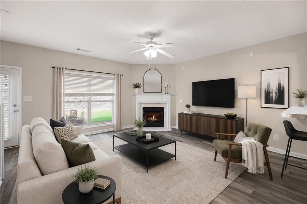 3 bedroom, 3 bathroom, 1,696 sq ft townhouse under contract at 1950 Durwood Lane, Duluth, GA 30096 — photo 3