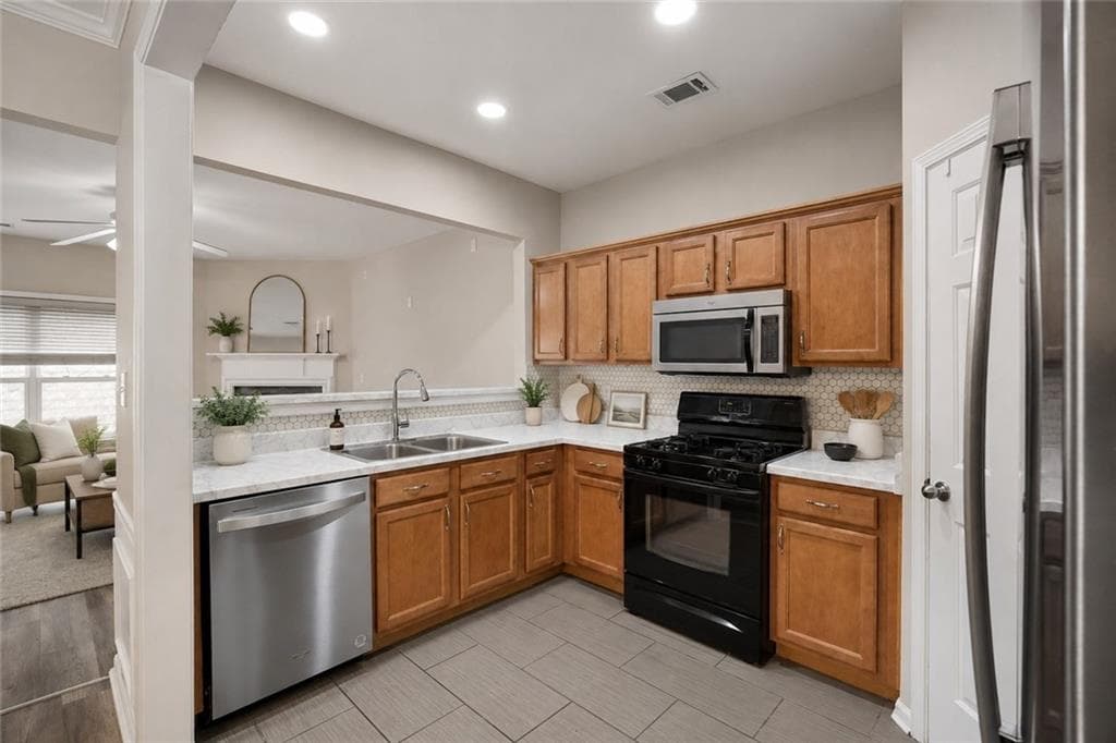 3 bedroom, 3 bathroom, 1,696 sq ft townhouse under contract at 1950 Durwood Lane, Duluth, GA 30096 — photo 6