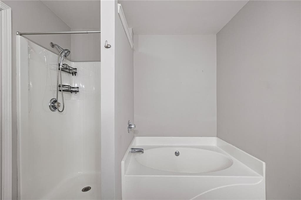 3 bedroom, 3 bathroom, 1,696 sq ft townhouse under contract at 1950 Durwood Lane, Duluth, GA 30096 — photo 10