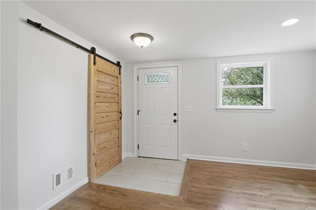 2 bedroom, 1 bathroom, 820 sq ft single family residence for sale at 6815 Bannister Road, Cumming, GA 30028 — photo 6