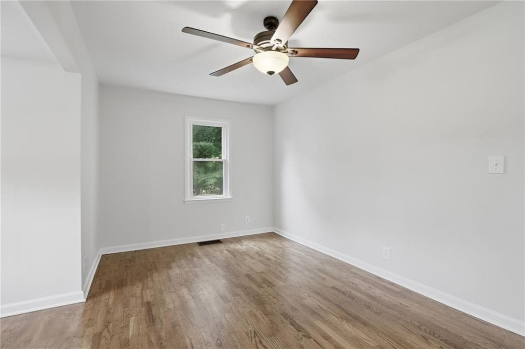 2 bedroom, 1 bathroom, 820 sq ft single family residence for sale at 6815 Bannister Road, Cumming, GA 30028 — photo 9