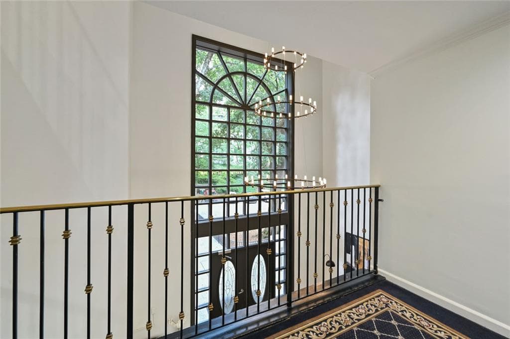 2 bedroom, 2 bathroom, 1,249 sq ft condominium for sale at 2201 Pine Heights Drive, Atlanta, GA 30324 — photo 10