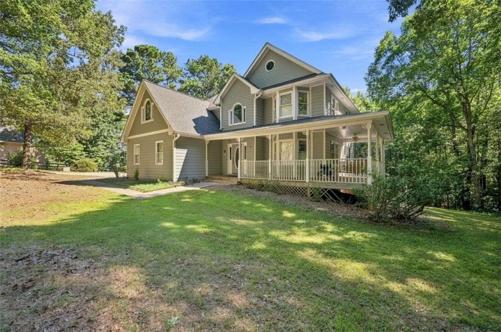 3 bedroom, 3 bathroom, 2,331 sq ft single family residence for sale at 558 Auburn Road, Auburn, GA 30011 — photo 2