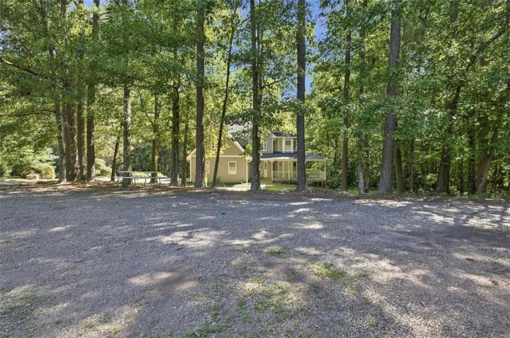 3 bedroom, 3 bathroom, 2,331 sq ft single family residence for sale at 558 Auburn Road, Auburn, GA 30011 — photo 3