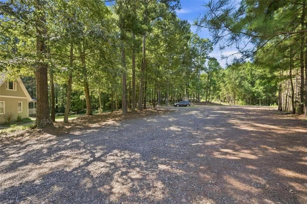 3 bedroom, 3 bathroom, 2,331 sq ft single family residence for sale at 558 Auburn Road, Auburn, GA 30011 — photo 4