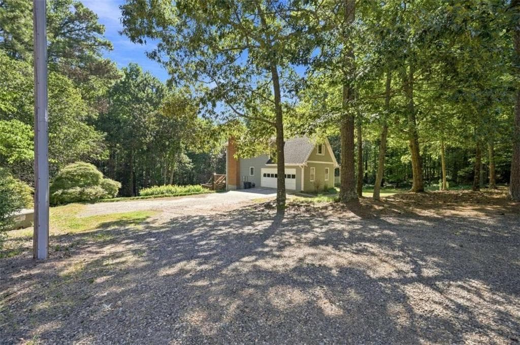 3 bedroom, 3 bathroom, 2,331 sq ft single family residence for sale at 558 Auburn Road, Auburn, GA 30011 — photo 5