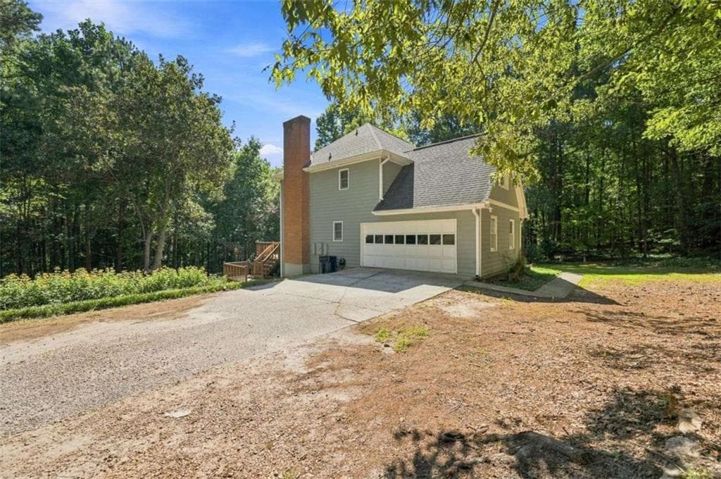 3 bedroom, 3 bathroom, 2,331 sq ft single family residence for sale at 558 Auburn Road, Auburn, GA 30011 — photo 6