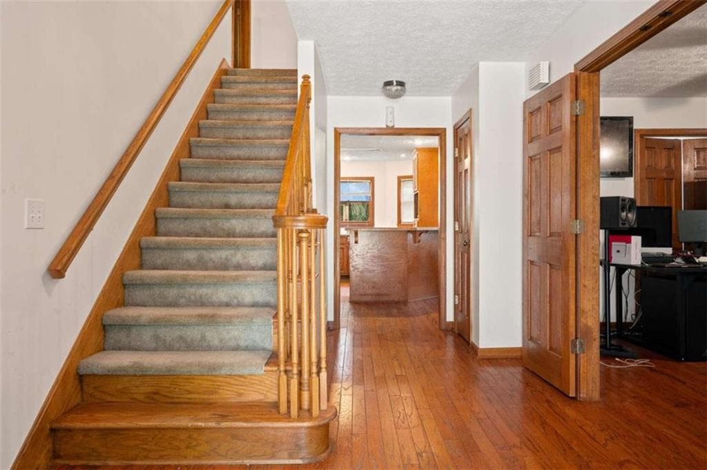 3 bedroom, 3 bathroom, 2,331 sq ft single family residence for sale at 558 Auburn Road, Auburn, GA 30011 — photo 8