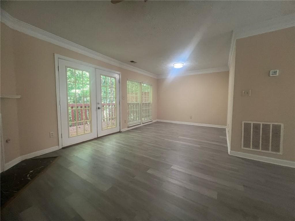 3 bedroom, 3 bathroom, 1,420 sq ft townhouse for rent at 1033 Plantation Way, Kennesaw, GA 30144 for $1,850 a month — photo 3