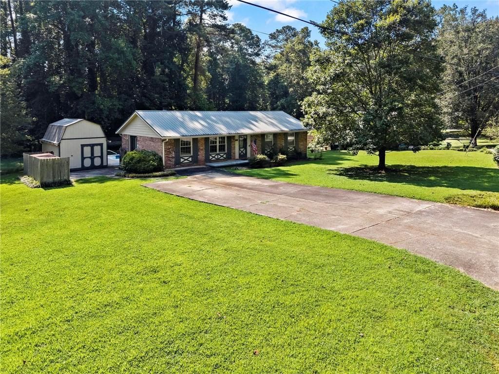 3 bedroom, 1 bathroom, 1,325 sq ft single family residence for sale at 3361 Pawnee Trail, Marietta, GA 30060 — photo 2