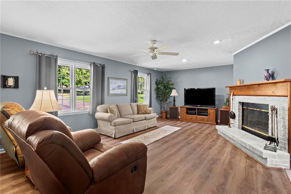 3 bedroom, 1 bathroom, 1,325 sq ft single family residence for sale at 3361 Pawnee Trail, Marietta, GA 30060 — photo 5
