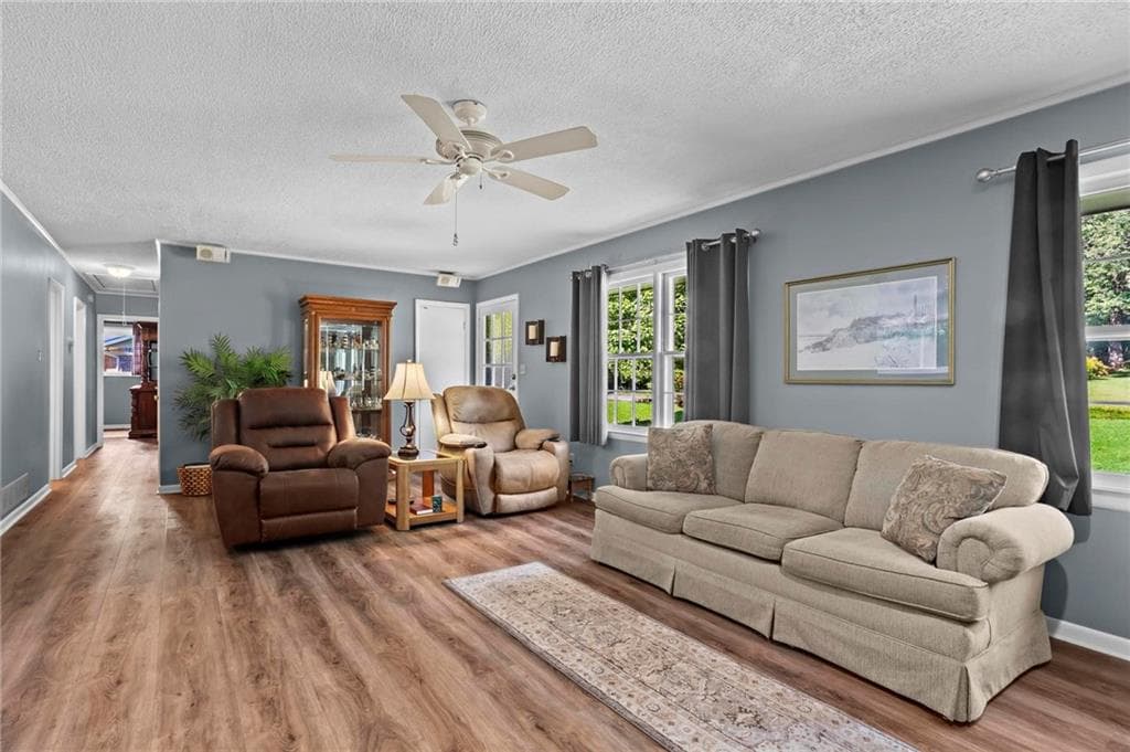 3 bedroom, 1 bathroom, 1,325 sq ft single family residence for sale at 3361 Pawnee Trail, Marietta, GA 30060 — photo 8
