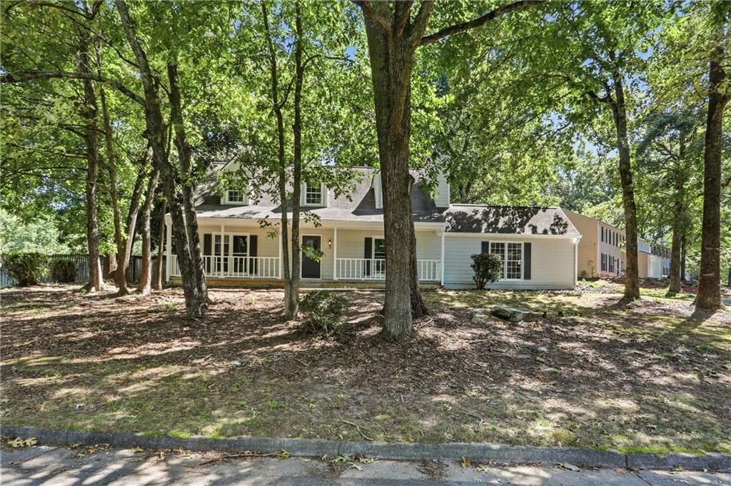 3 bedroom, 2 bathroom, 1,675 sq ft single family residence for sale at 485 Barrington Loop, Roswell, GA 30076