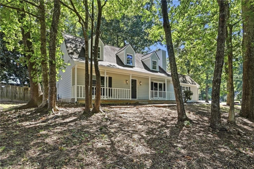 3 bedroom, 2 bathroom, 1,675 sq ft single family residence for sale at 485 Barrington Loop, Roswell, GA 30076 — photo 3