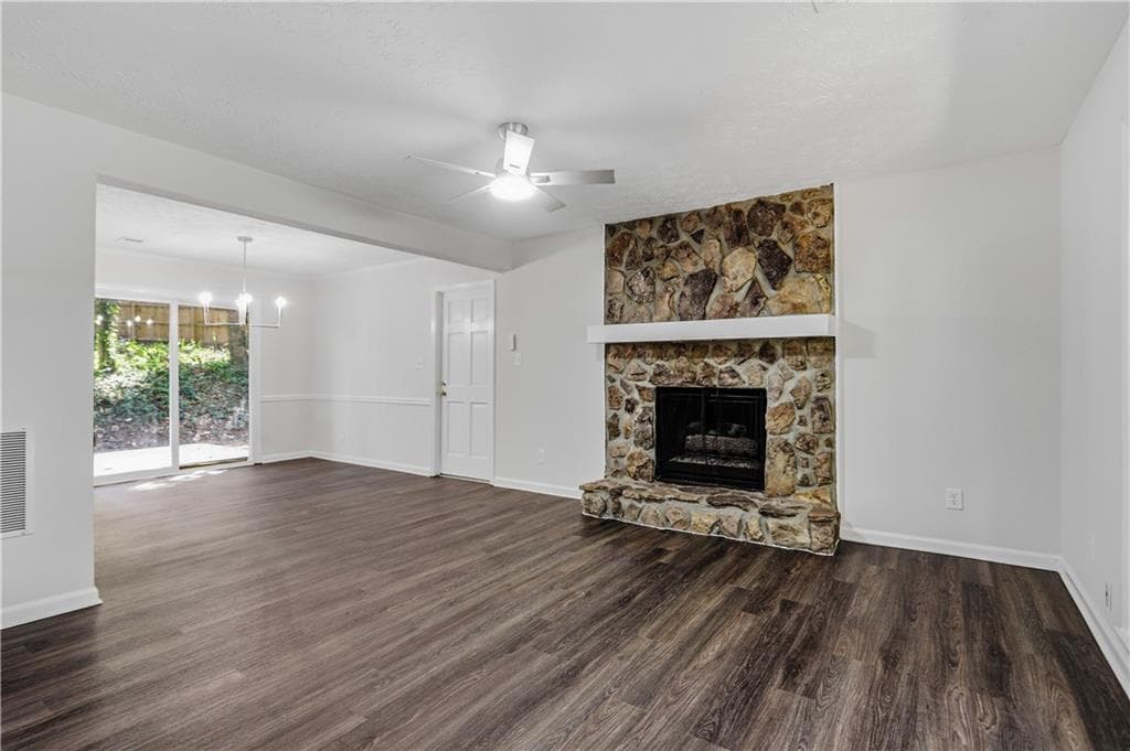 3 bedroom, 2 bathroom, 1,675 sq ft single family residence for sale at 485 Barrington Loop, Roswell, GA 30076 — photo 4