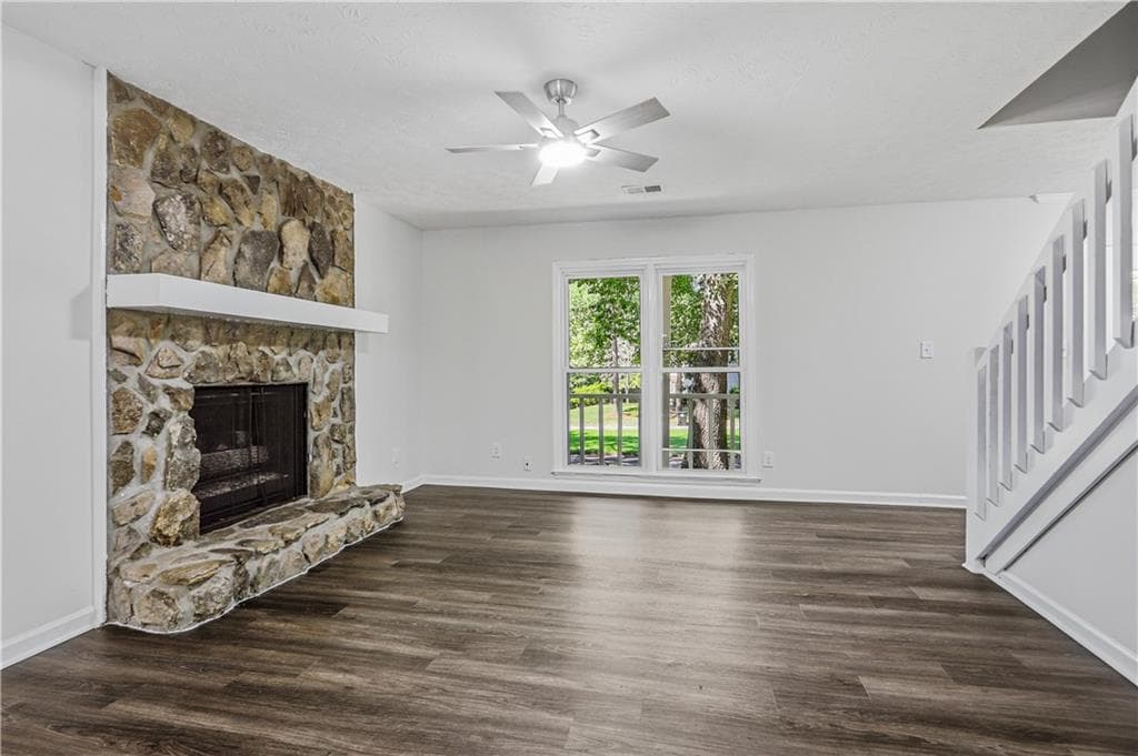 3 bedroom, 2 bathroom, 1,675 sq ft single family residence for sale at 485 Barrington Loop, Roswell, GA 30076 — photo 6