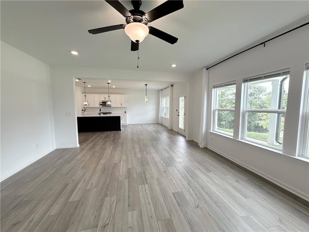 5 bedroom, 4 bathroom, 2,924 sq ft single family residence for rent at 207 Foxhill Drive, Dawsonville, GA 30534 for $2,950 a month — photo 6