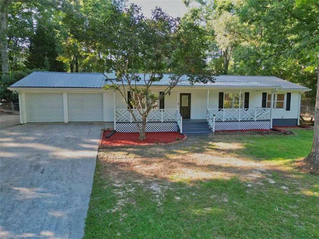 5 bedroom, 2 bathroom single family residence for sale at 402 Trotters Ridge, Lawrenceville, GA 30043 — photo 2