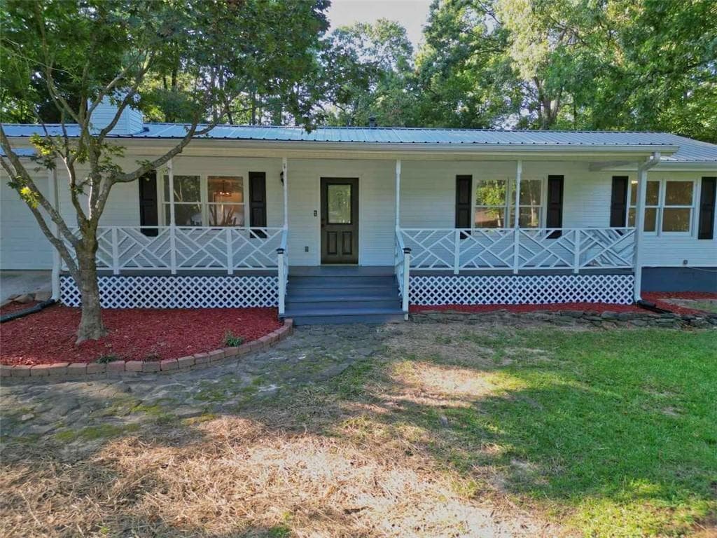 5 bedroom, 2 bathroom single family residence for sale at 402 Trotters Ridge, Lawrenceville, GA 30043 — photo 3
