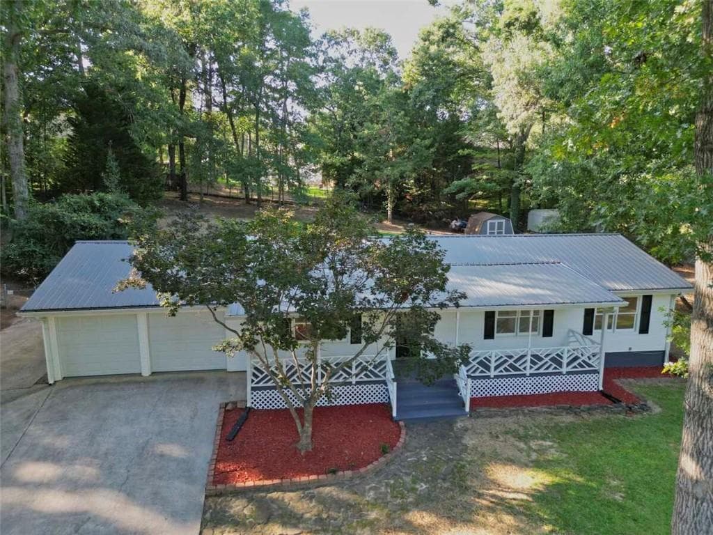 5 bedroom, 2 bathroom single family residence for sale at 402 Trotters Ridge, Lawrenceville, GA 30043 — photo 4