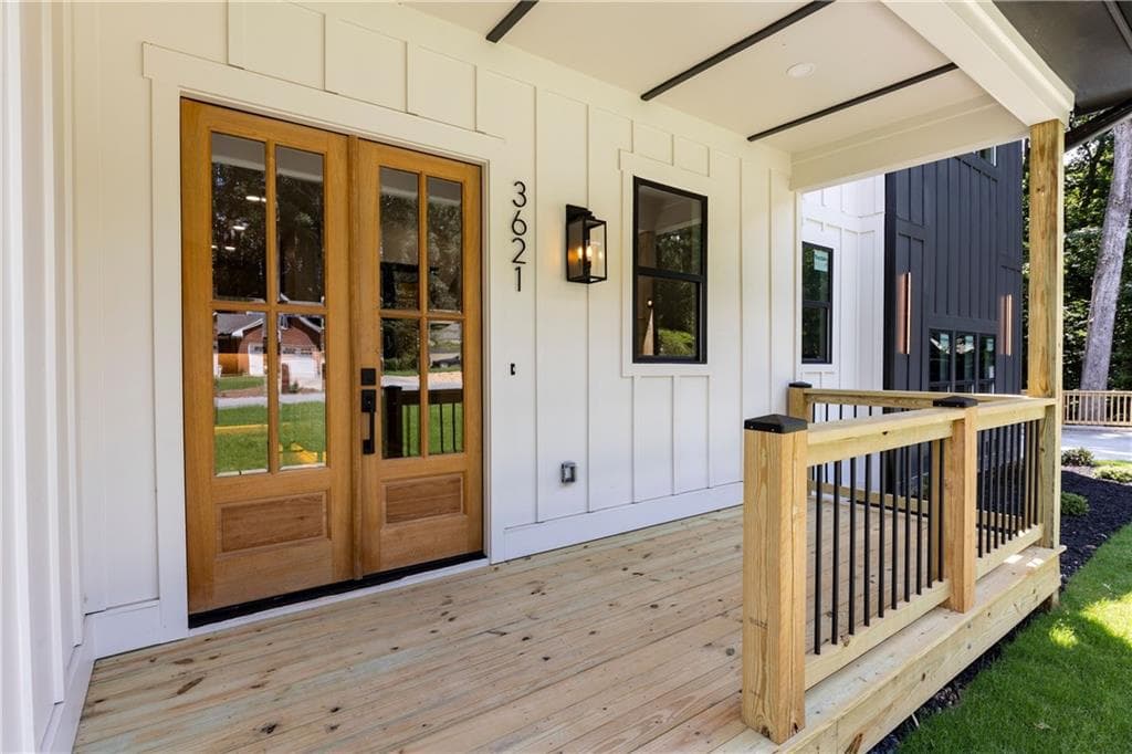 5 bedroom, 4 bathroom, 5,780 sq ft single family residence for sale at 3621 Farmington Lane, Peachtree Corners, GA 30096 — photo 2