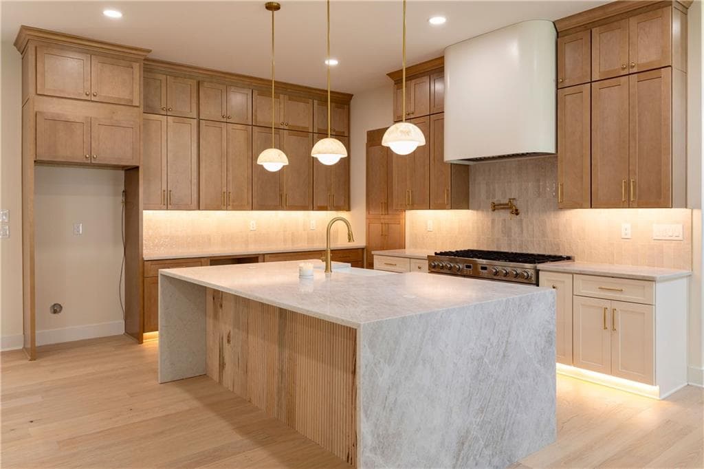 5 bedroom, 4 bathroom, 5,780 sq ft single family residence for sale at 3621 Farmington Lane, Peachtree Corners, GA 30096 — photo 6