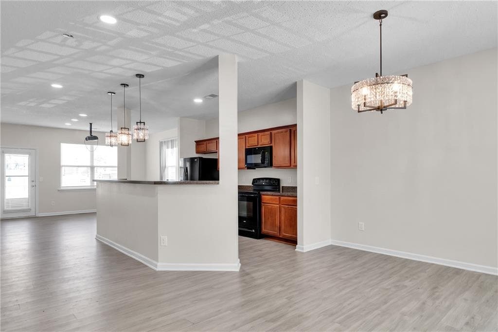 2 bedroom, 3 bathroom, 1,370 sq ft townhouse under contract at 2039 Bayrose Circle, Atlanta, GA 30344 — photo 2