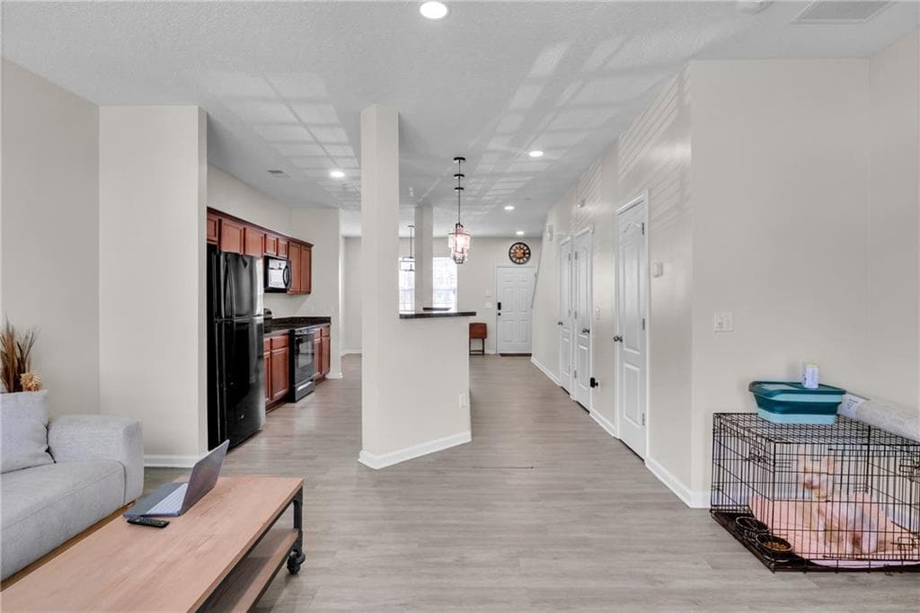 2 bedroom, 3 bathroom, 1,370 sq ft townhouse under contract at 2039 Bayrose Circle, Atlanta, GA 30344 — photo 6