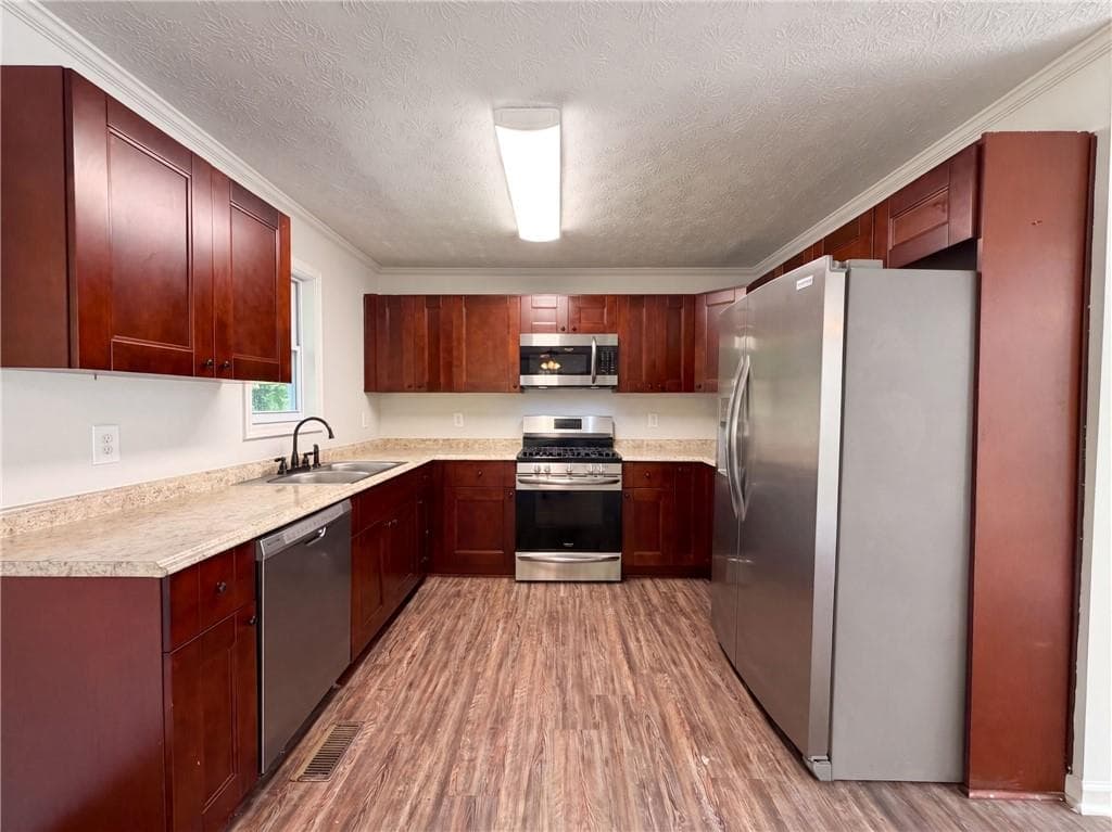 3 bedroom, 2 bathroom, 1,619 sq ft single family residence for sale at 324 Adelene Way, Dallas, GA 30157 — photo 2
