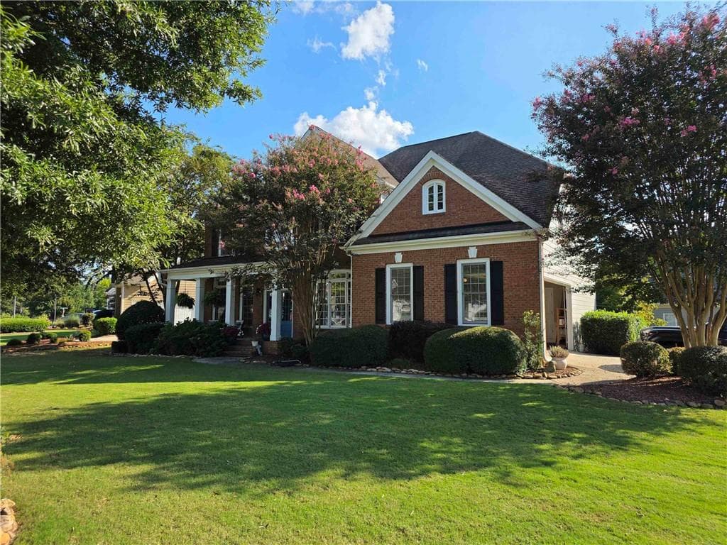 5 bedroom, 3 bathroom, 3,403 sq ft single family residence for sale at 3285 Emma Marie Place, Buford, GA 30519 — photo 2