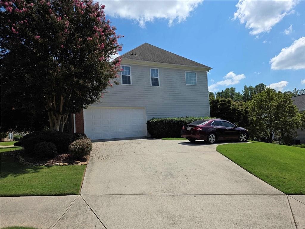 5 bedroom, 3 bathroom, 3,403 sq ft single family residence for sale at 3285 Emma Marie Place, Buford, GA 30519 — photo 3