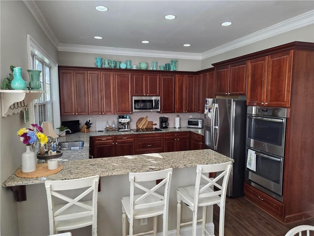 5 bedroom, 3 bathroom, 3,403 sq ft single family residence for sale at 3285 Emma Marie Place, Buford, GA 30519 — photo 8