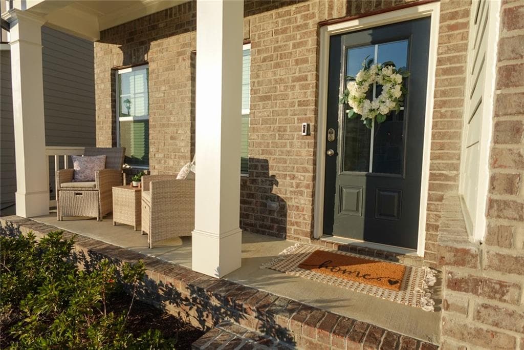 5 bedroom, 3 bathroom, 2,290 sq ft single family residence for sale at 573 Auburn Crossing Drive, Auburn, GA 30011 — photo 3
