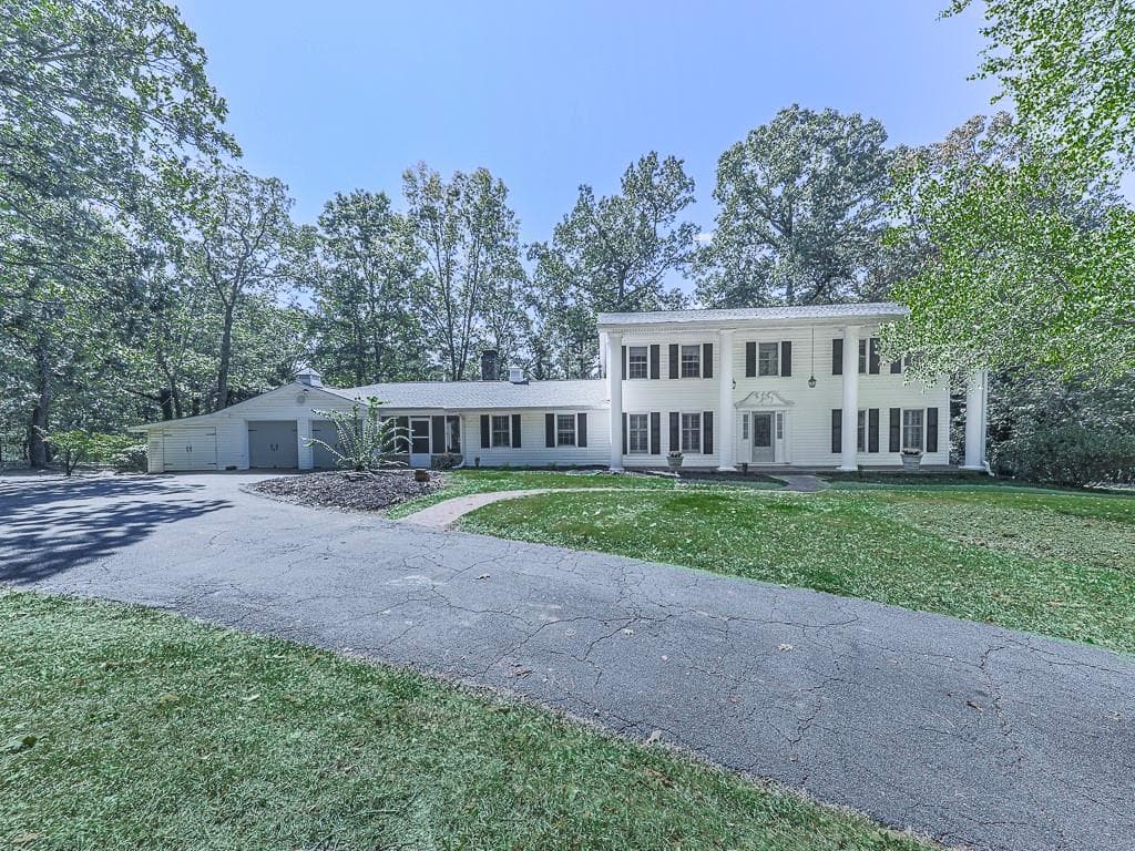 5 bedroom, 4 bathroom, 3,400 sq ft single family residence for sale at 633 Butterworth Road, Canton, GA 30114 — photo 2