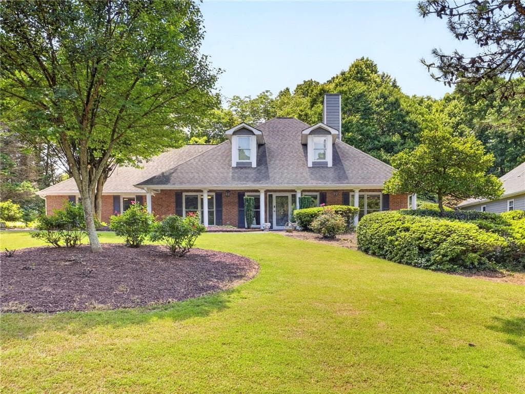 4 bedroom, 2 bathroom, 2,236 sq ft single family residence for sale at 1650 Peachcrest Drive, Lawrenceville, GA 30043 — photo 2