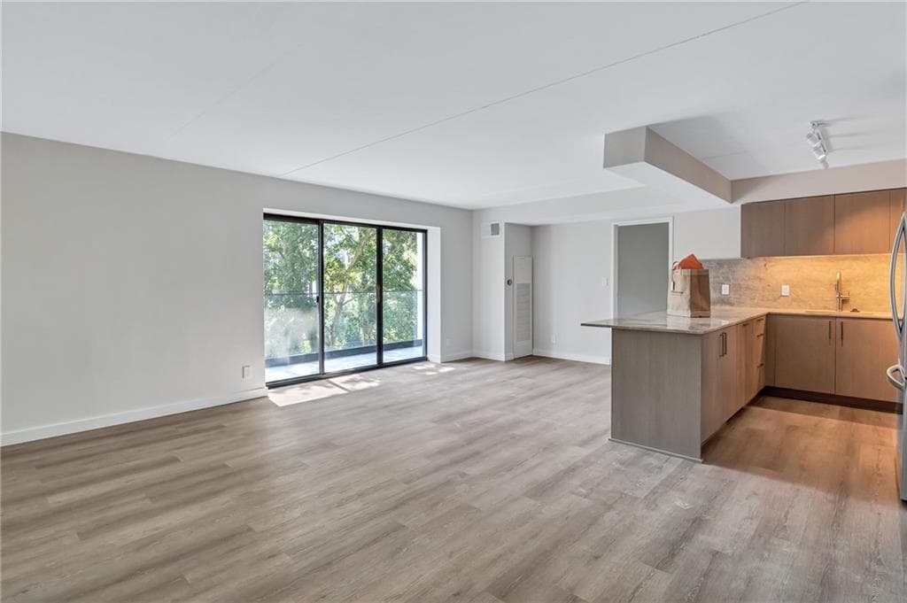 2 bedroom, 2 bathroom, 1,120 sq ft condominium for rent at 2460 Peachtree Road 1602, Atlanta, GA 30305 for $3,750 a month — photo 7