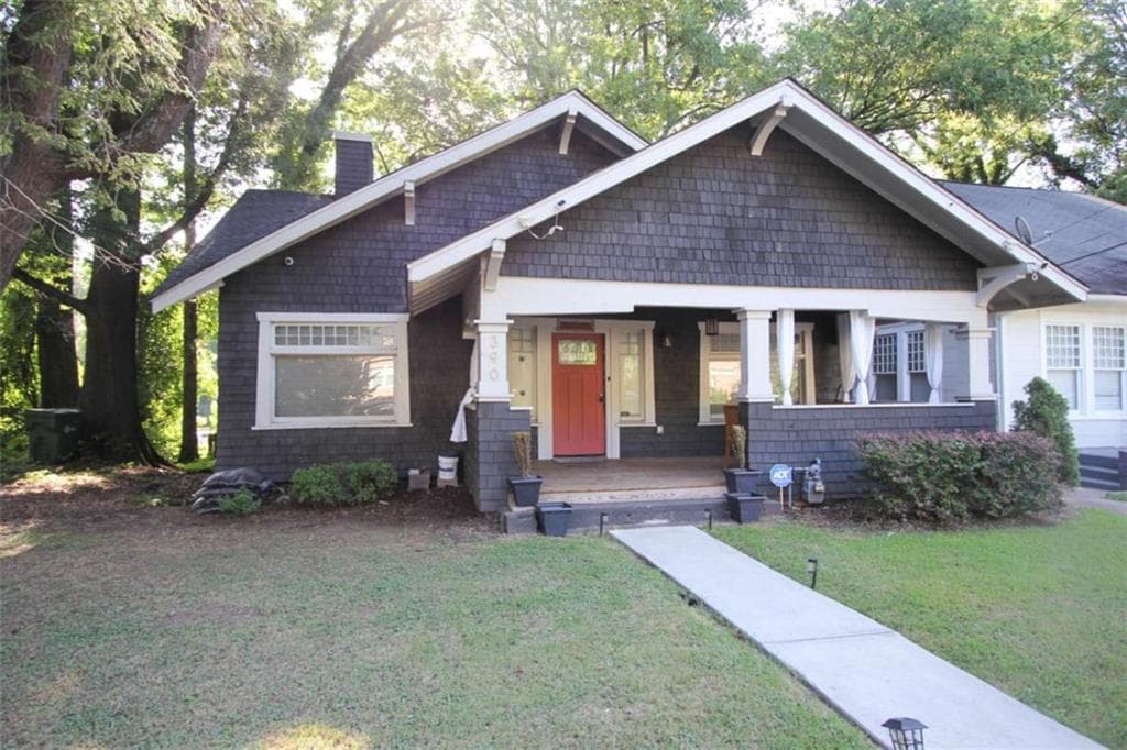 4 bedroom, 3 bathroom, 2,300 sq ft single family residence for sale at 390 Holderness Street, Atlanta, GA 30310 — photo 2
