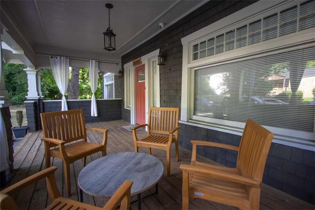 4 bedroom, 3 bathroom, 2,300 sq ft single family residence for sale at 390 Holderness Street, Atlanta, GA 30310 — photo 6