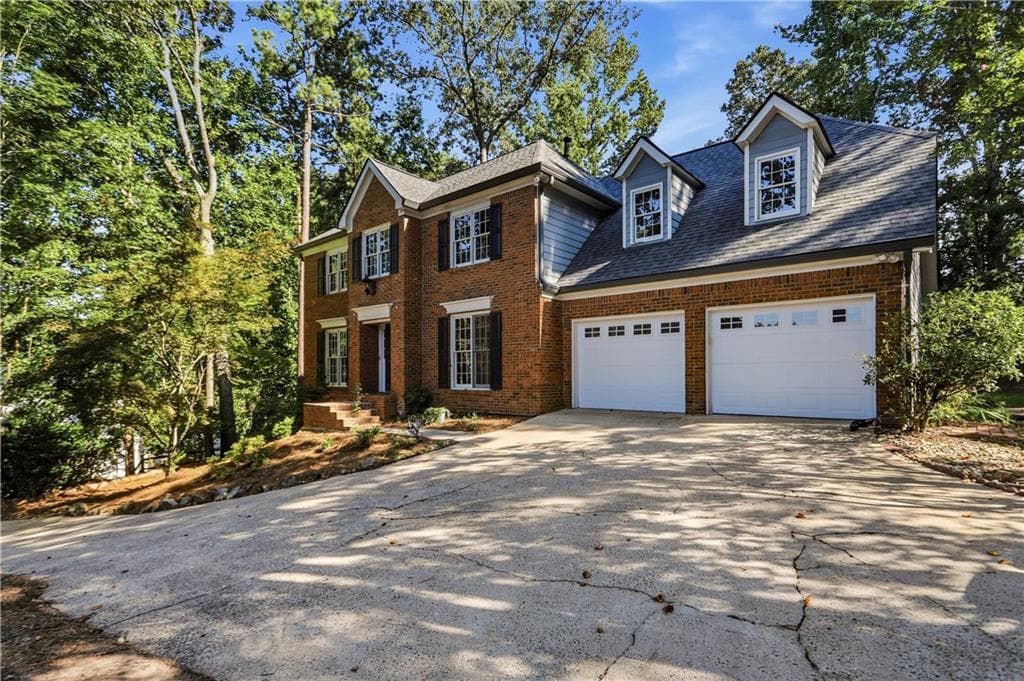 5 bedroom, 3 bathroom, 3,415 sq ft single family residence for sale at 2696 S Arbor Drive, Marietta, GA 30066 — photo 3
