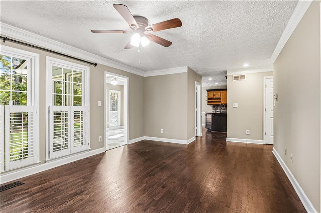 5 bedroom, 3 bathroom, 3,415 sq ft single family residence for sale at 2696 S Arbor Drive, Marietta, GA 30066 — photo 5