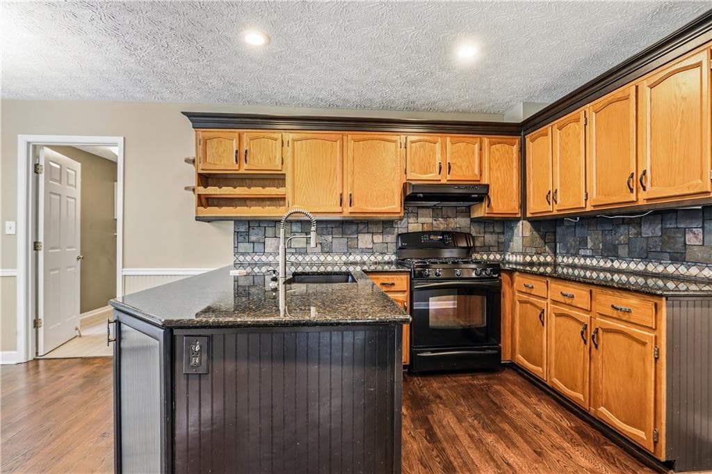 5 bedroom, 3 bathroom, 3,415 sq ft single family residence for sale at 2696 S Arbor Drive, Marietta, GA 30066 — photo 6