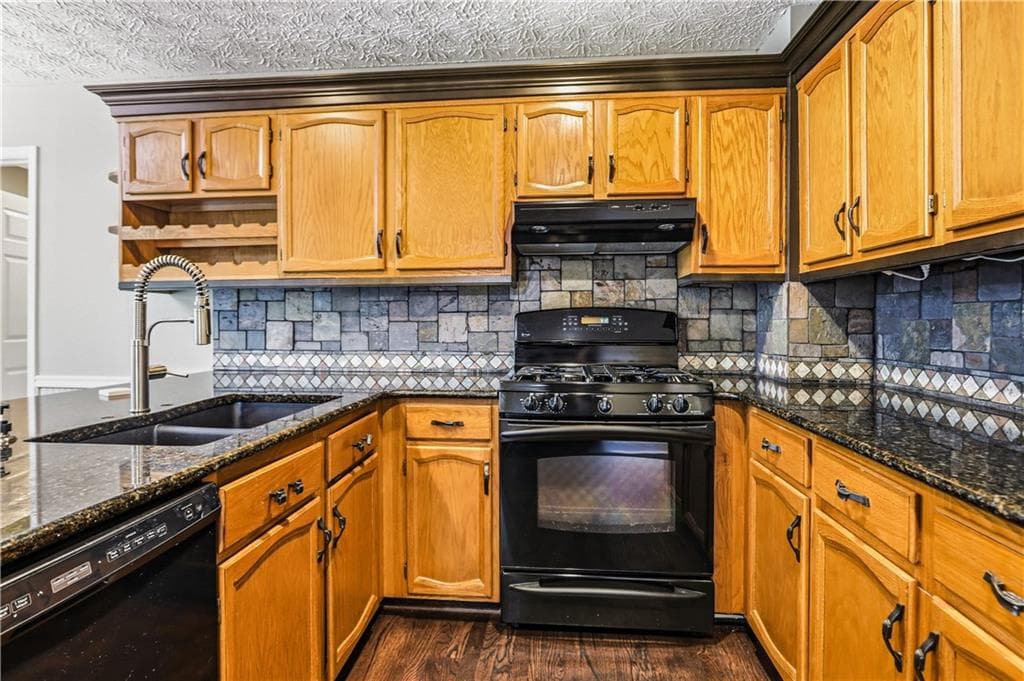 5 bedroom, 3 bathroom, 3,415 sq ft single family residence for sale at 2696 S Arbor Drive, Marietta, GA 30066 — photo 7