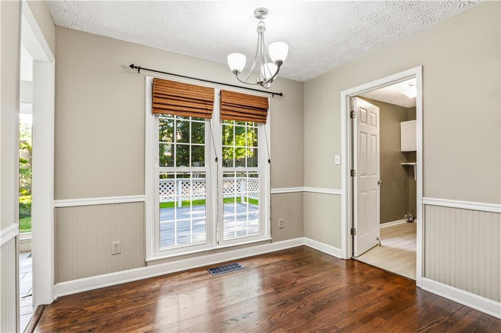 5 bedroom, 3 bathroom, 3,415 sq ft single family residence for sale at 2696 S Arbor Drive, Marietta, GA 30066 — photo 9